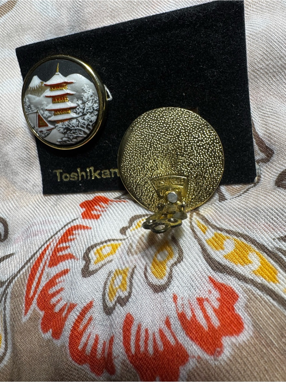 Vintage toshikane porcelain clip on ear rings - Picture 2 of 5